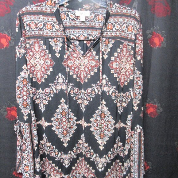 Black Geometric Pattern Boho Tunic with Lace Trim - Picture 2 of 8